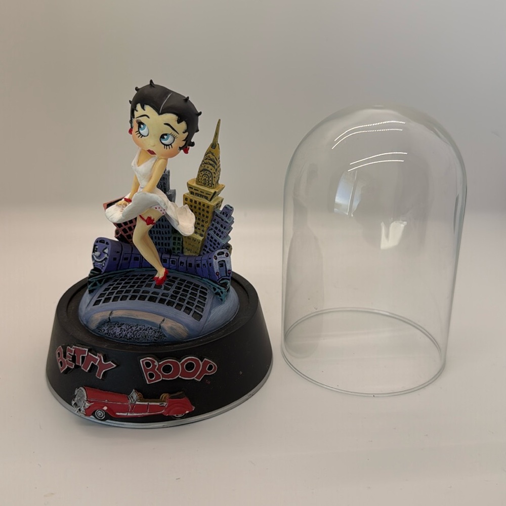 Betty Boop cool breeze